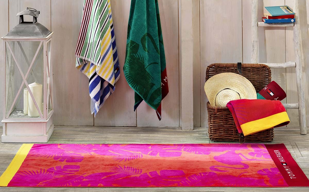 tommy-hilfiger-flamingo-beach-towel_3