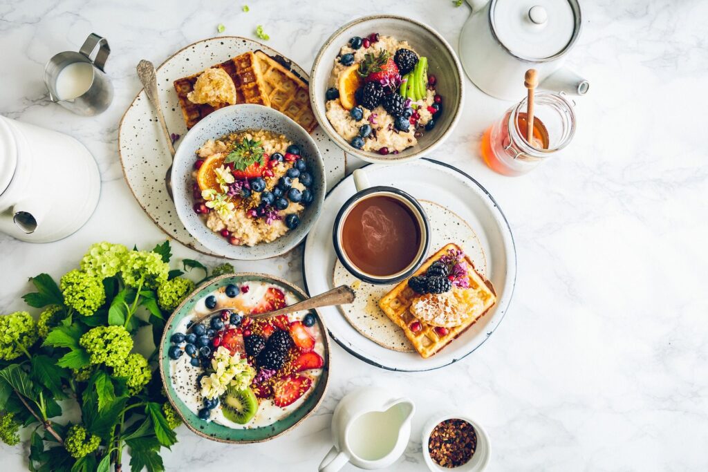 Mise en place pentru mic dejun – Cum să aranjezi masa?