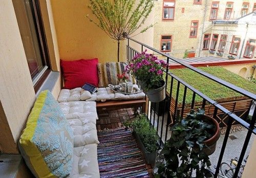 Canapea balcon mic confortabil