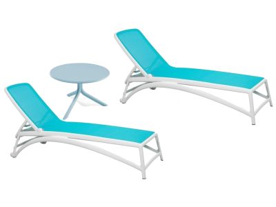 Set Nardi cu 2 sezlonguri Atlantico alb - albastru si o masuta Spritz albastra