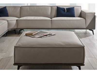 Ottoman Gamma Dandy Edwin 101x101cm, piele Zero Impact F300 & F301, HandMade in Italy