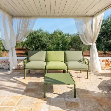 Set mobilier exterior Nardi Komodo cu cadru verde si perne verde giungla si verde avocado Sunbrella