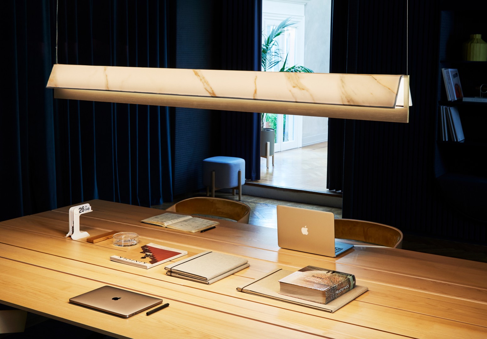 Suspensie Contardi Fly l.1700  design Massimiliano Raggi  LED 1x33W  1x24W  h 200cm  auriu satinat - nichel  alb Calacatta