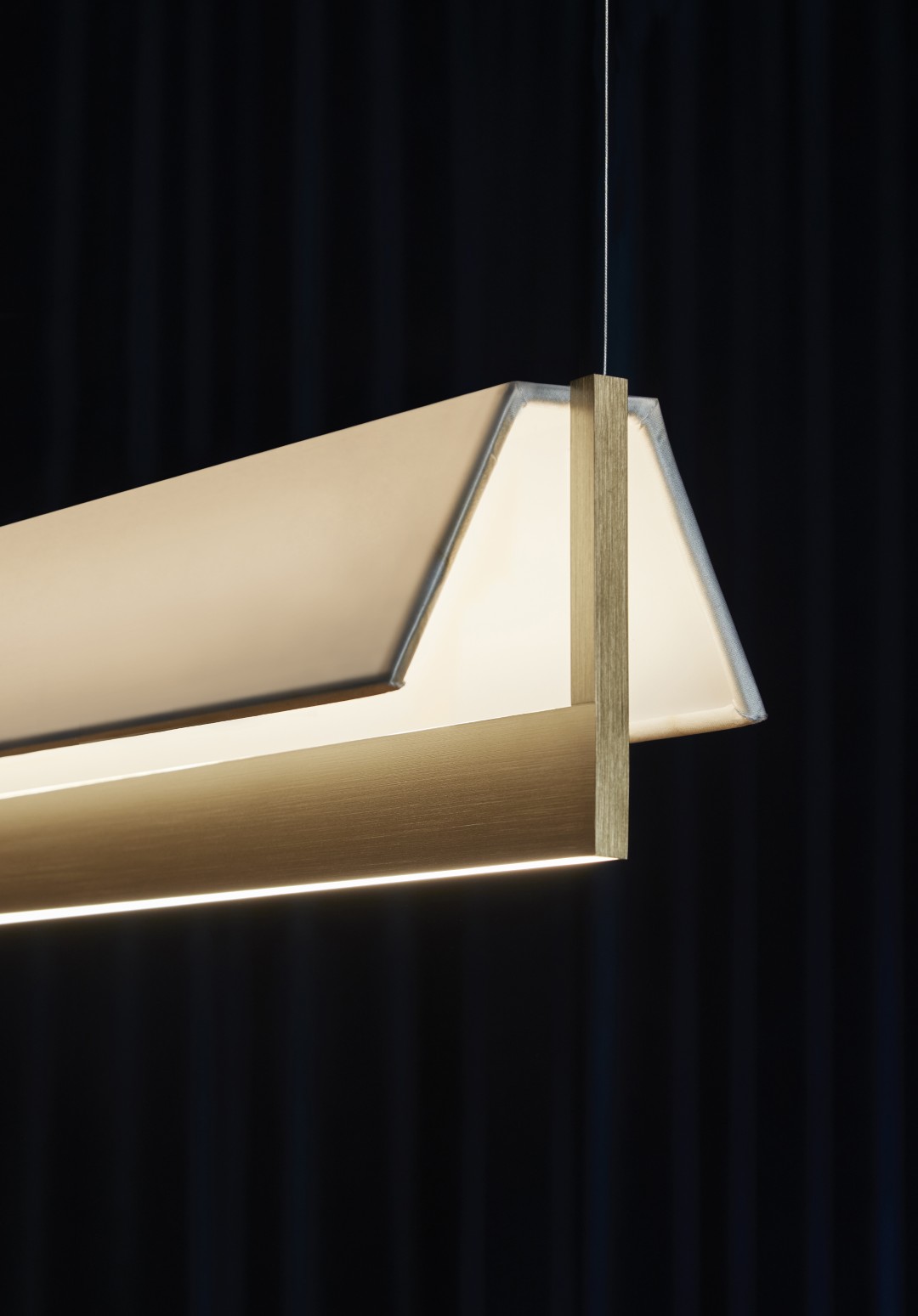 Suspensie Contardi Fly l.1700  design Massimiliano Raggi  LED 1x33W  1x24W  h 200cm  auriu satinat - nichel  alb bumbac